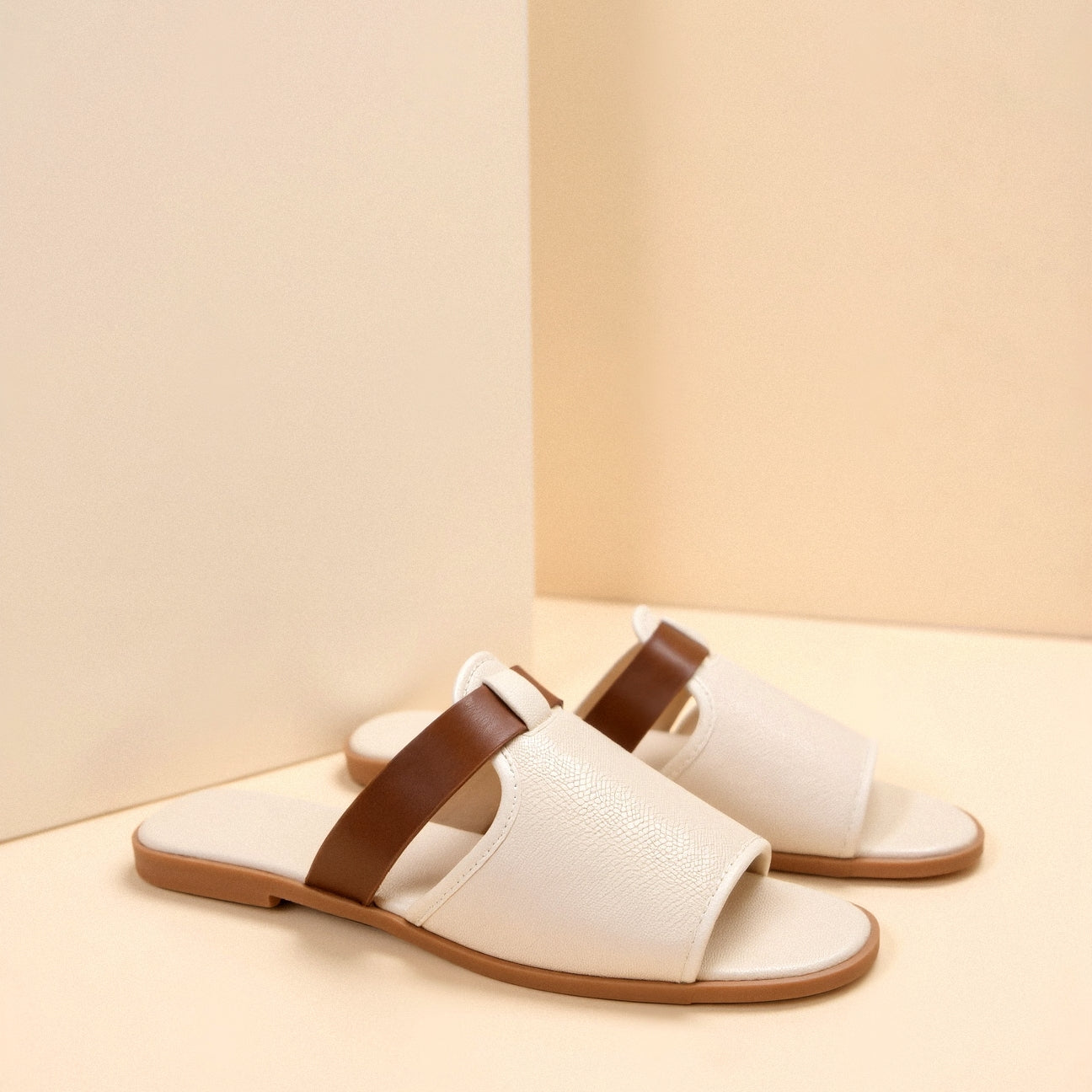 Old Money Solid Color Casual Slip On Lightweight Slides