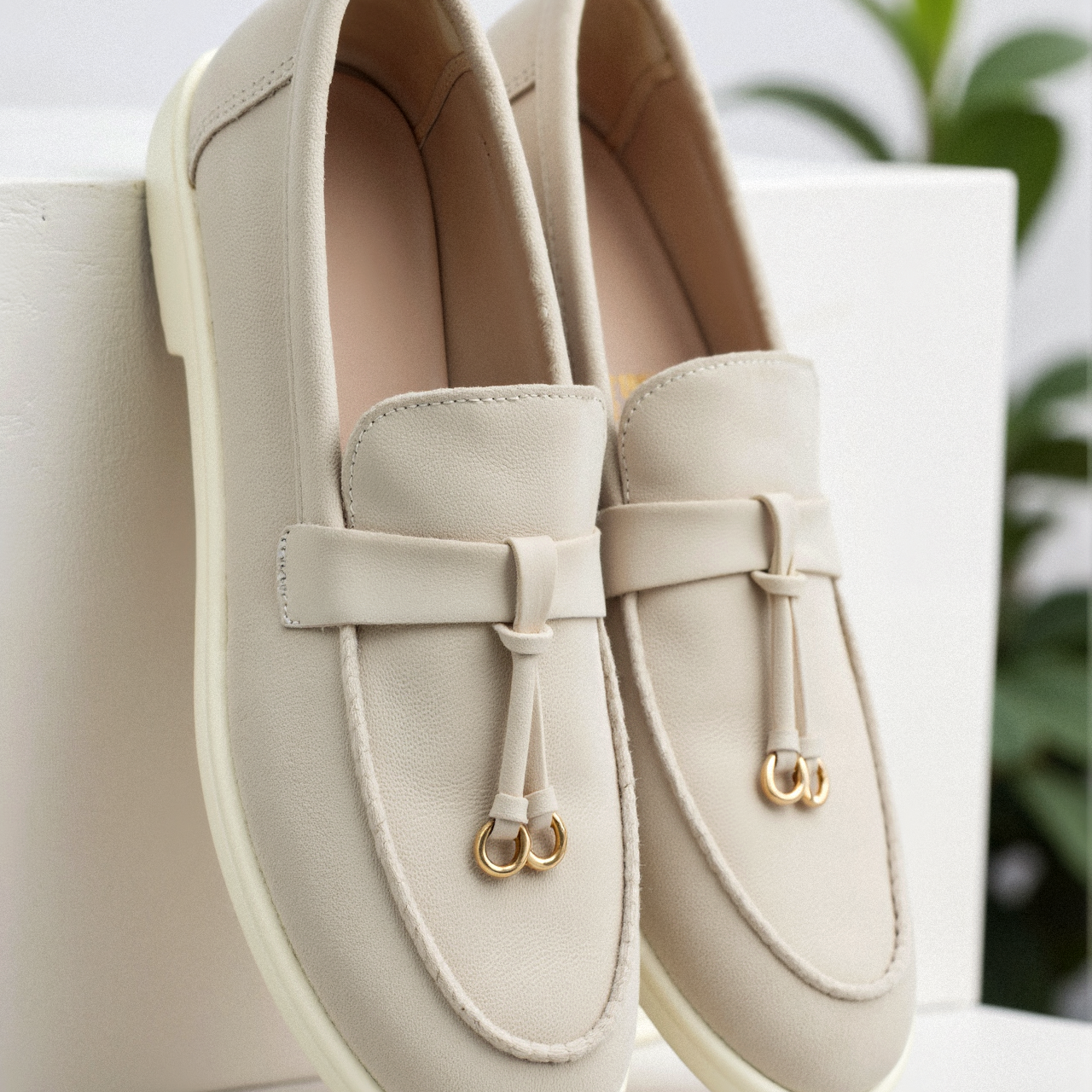 Old Money Casual Metallic Circle Decor Leather Loafers