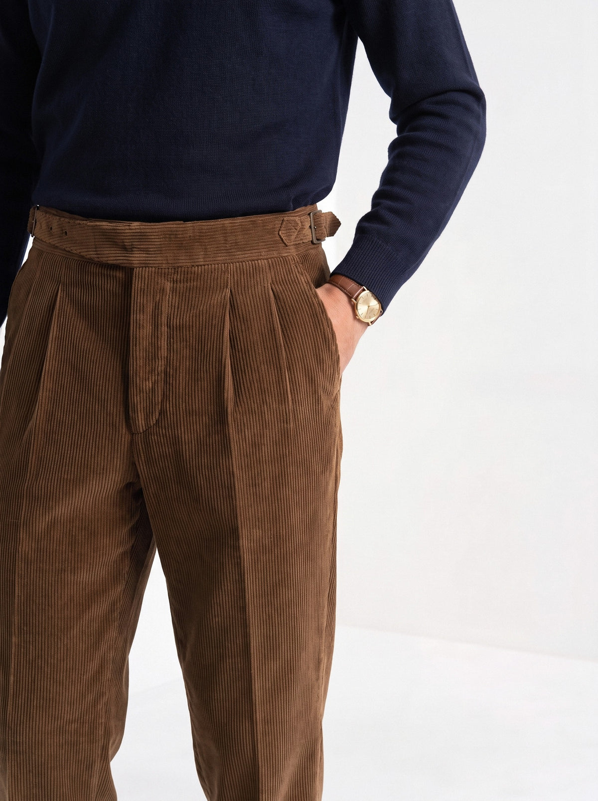 BLENIN men's corduroy pleated trousers in brown, close-up of the details