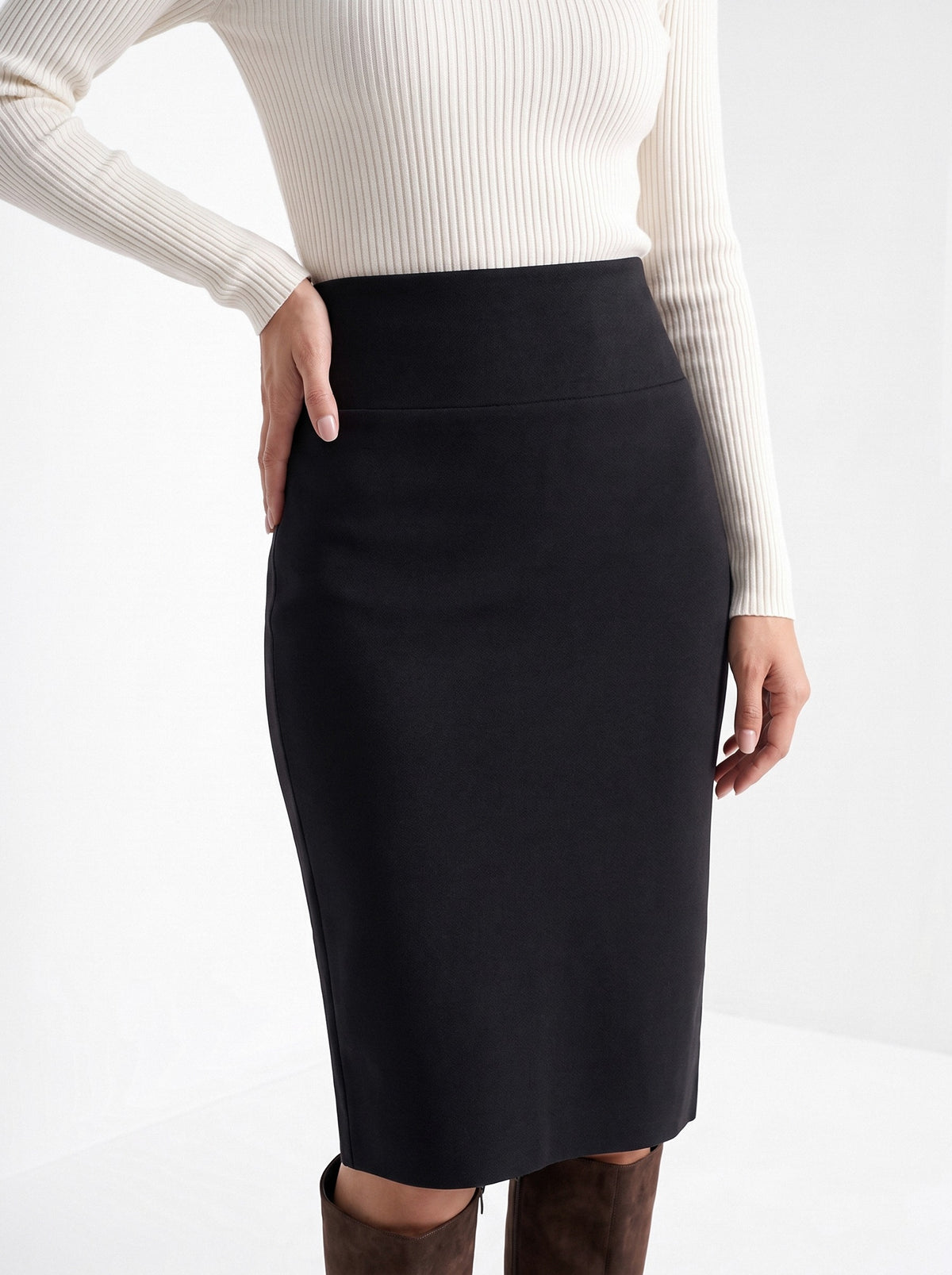 BLENIN women's knit pencil skirt in black, close-up of the details