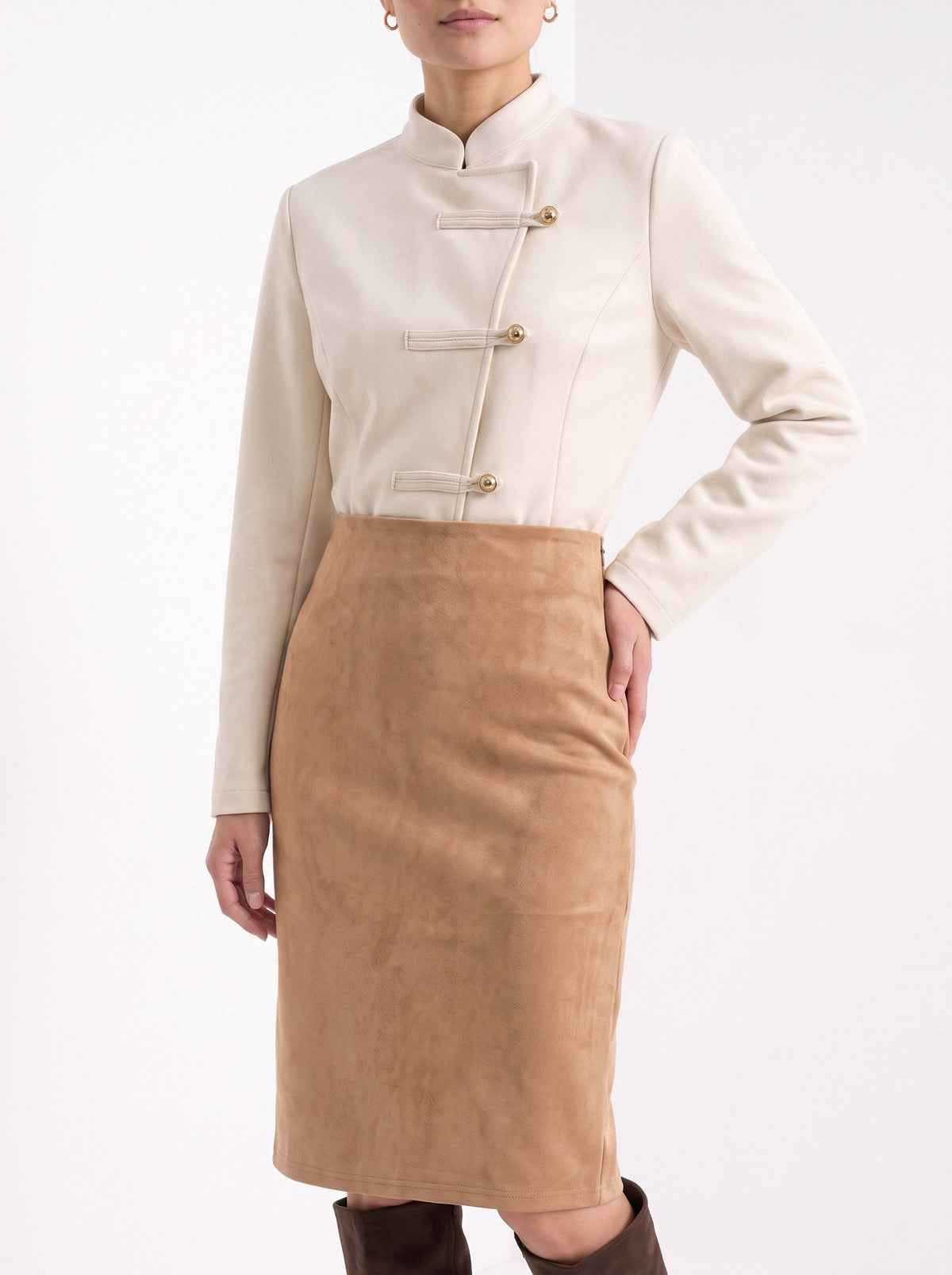 BLENIN women's suede-look pencil skirt in camel, close-up of the details