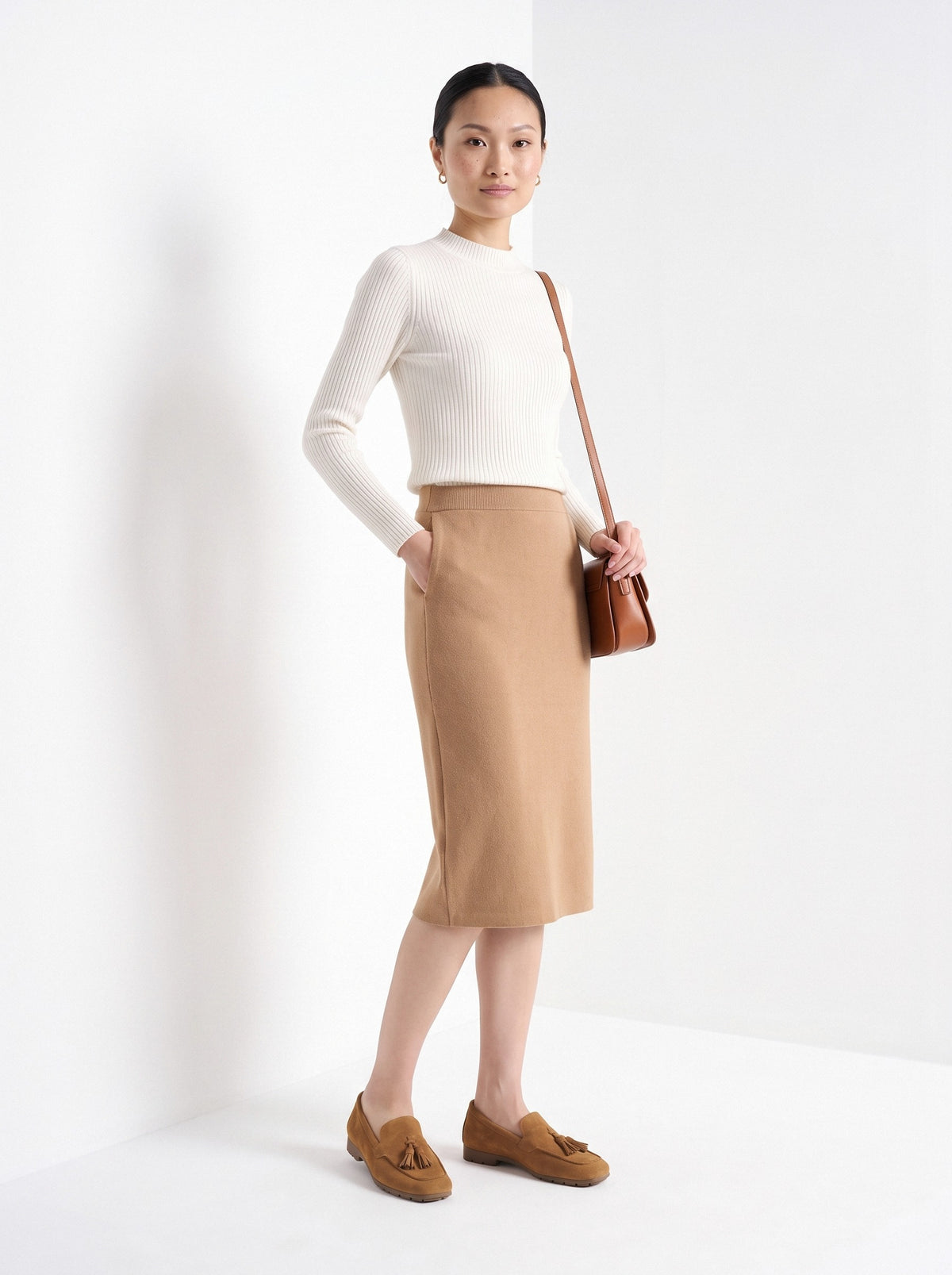 BLENIN women's suede-look tassel loafers in tan, full outfit