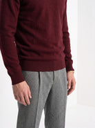 BLENIN men's 100% wool crew neck sweater in burgundy, fit detail