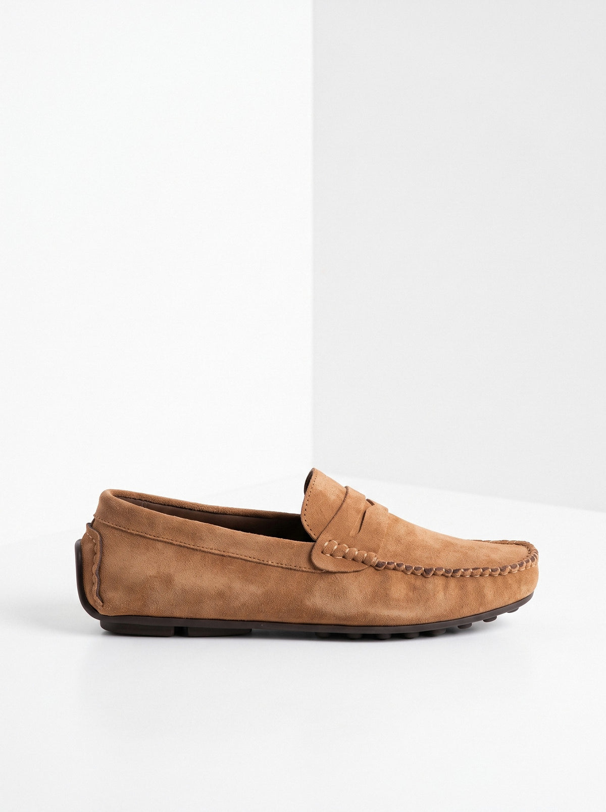 BLENIN men's suede-look driving loafers in tan, side profile
