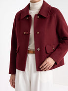BLENIN short collared jacket in burgundy, close-up of the details