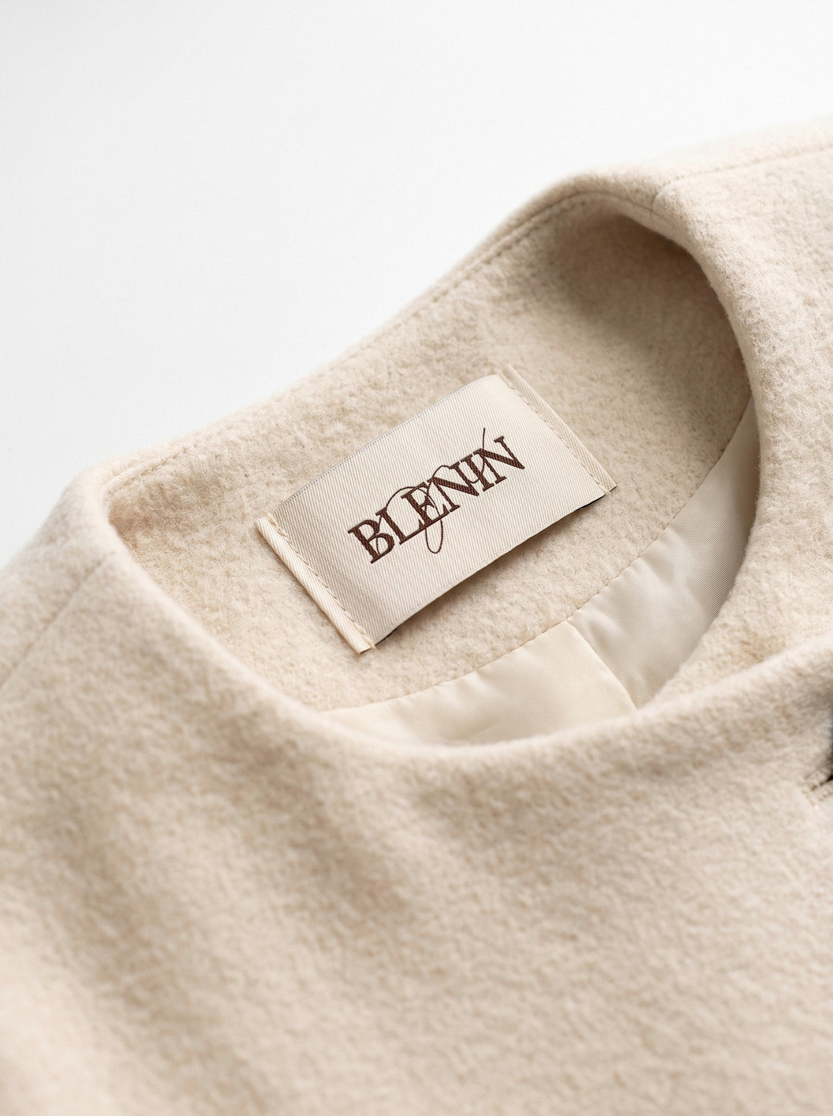 BLENIN collarless short coat, woven BLENIN label