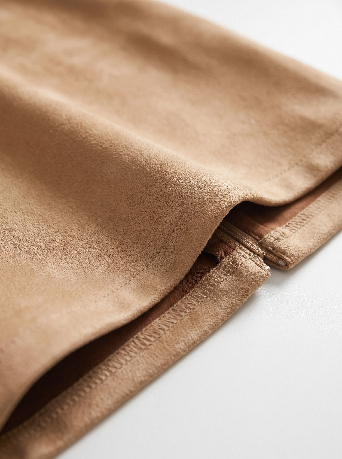 BLENIN women's suede-look pencil skirt in camel, fabric close-up